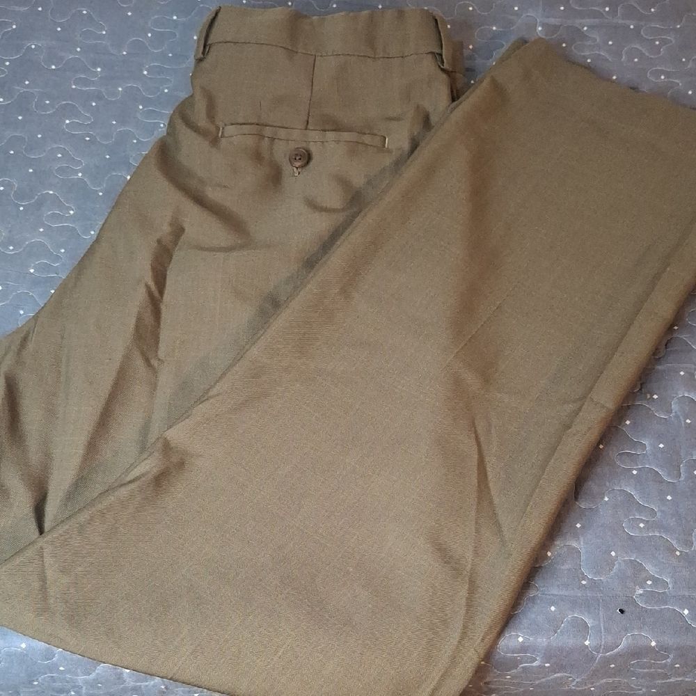 Haggar Men's Classic Fit Pants size 34 x 34